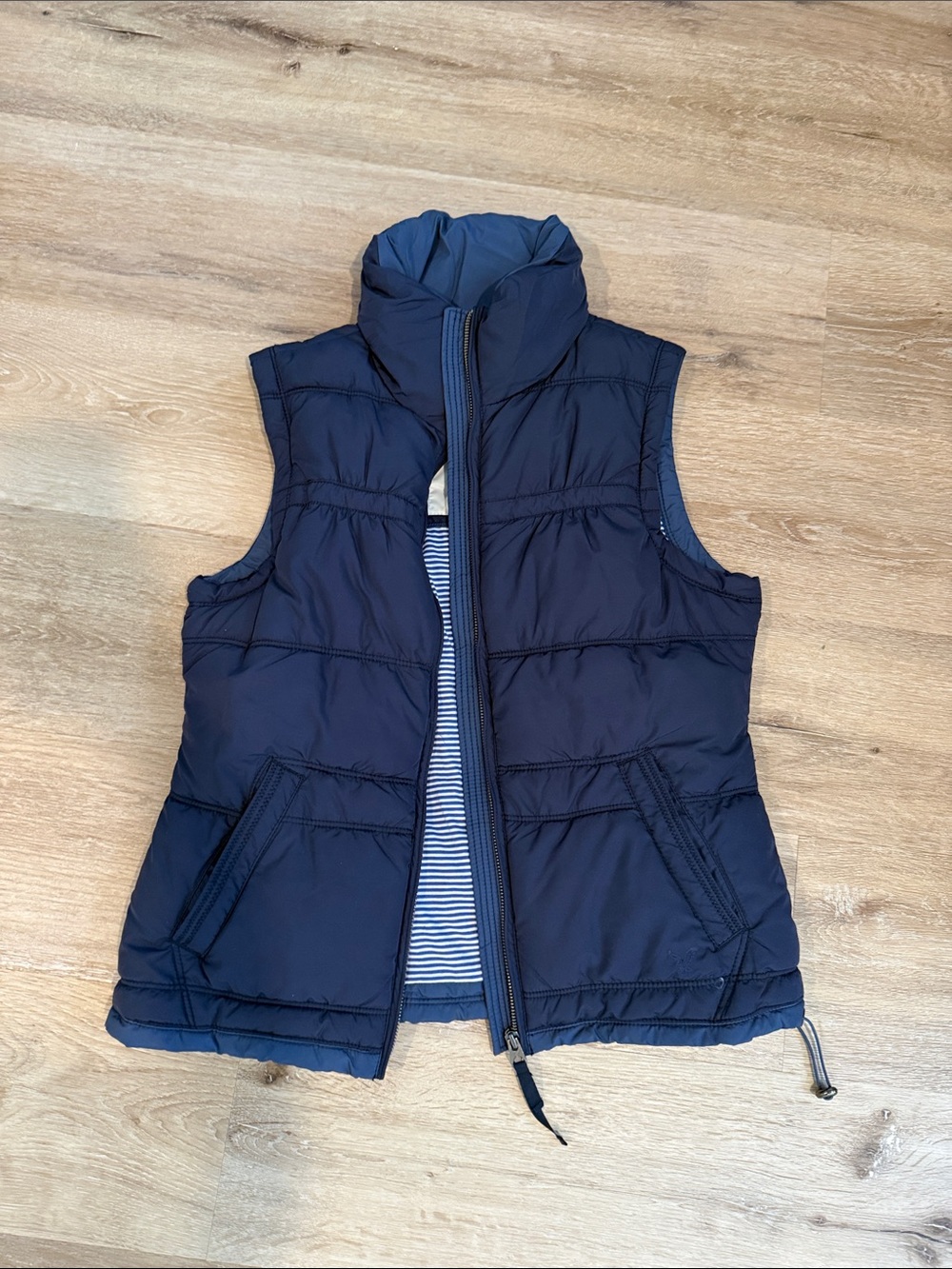 American Eagle Outfitters Navy Quilted Puffer Vest
